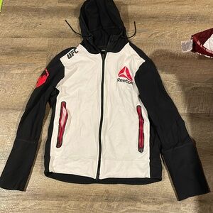 Size Large Reebok hoodie